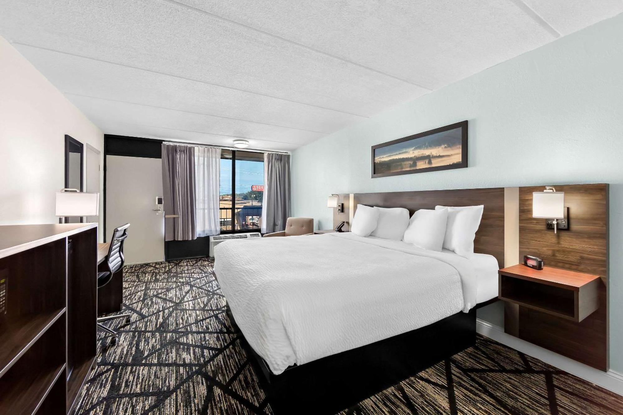 Clarion Inn & Suites Near The Leconte Center Pigeon Forge Esterno foto