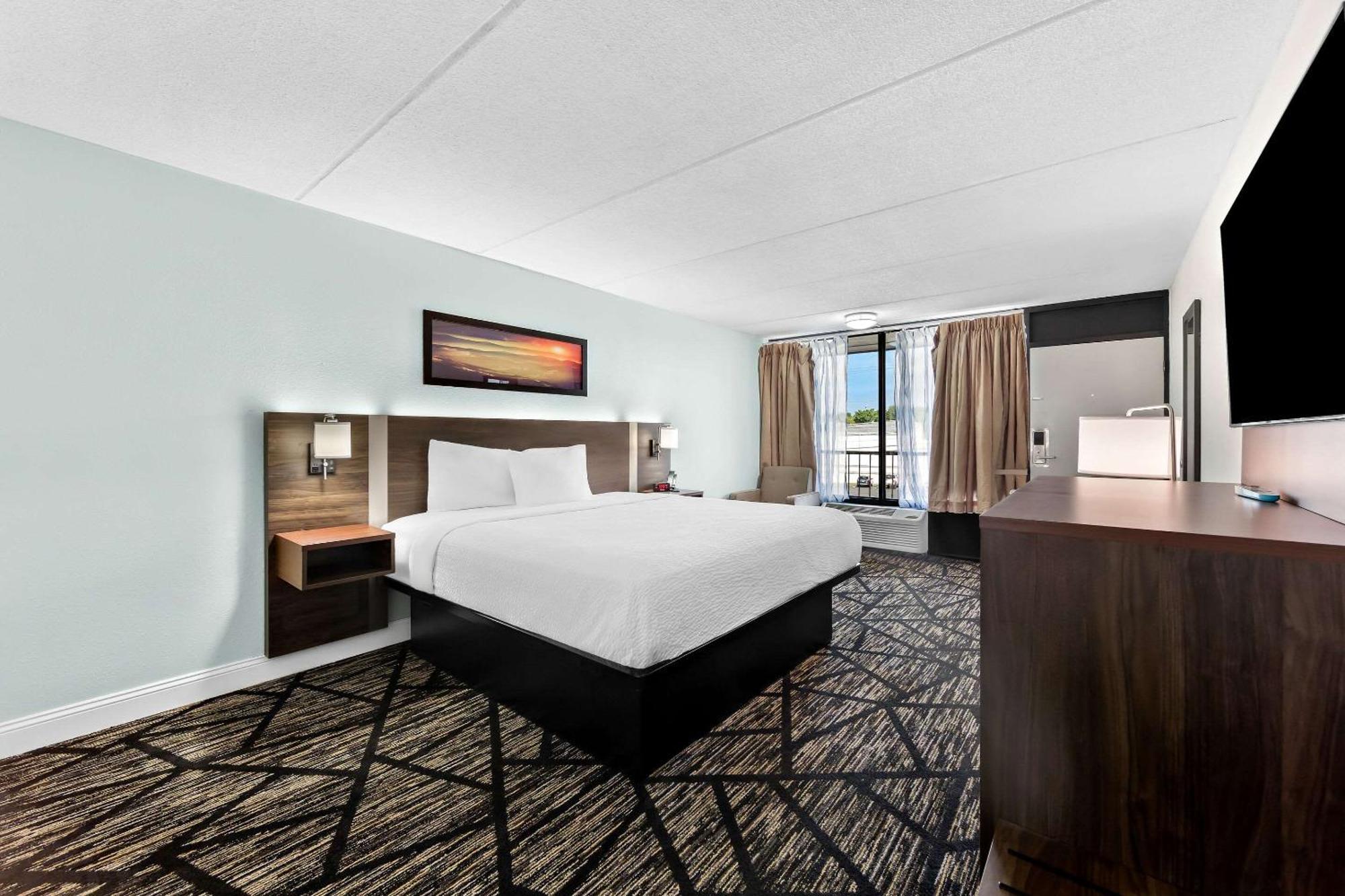 Clarion Inn & Suites Near The Leconte Center Pigeon Forge Esterno foto