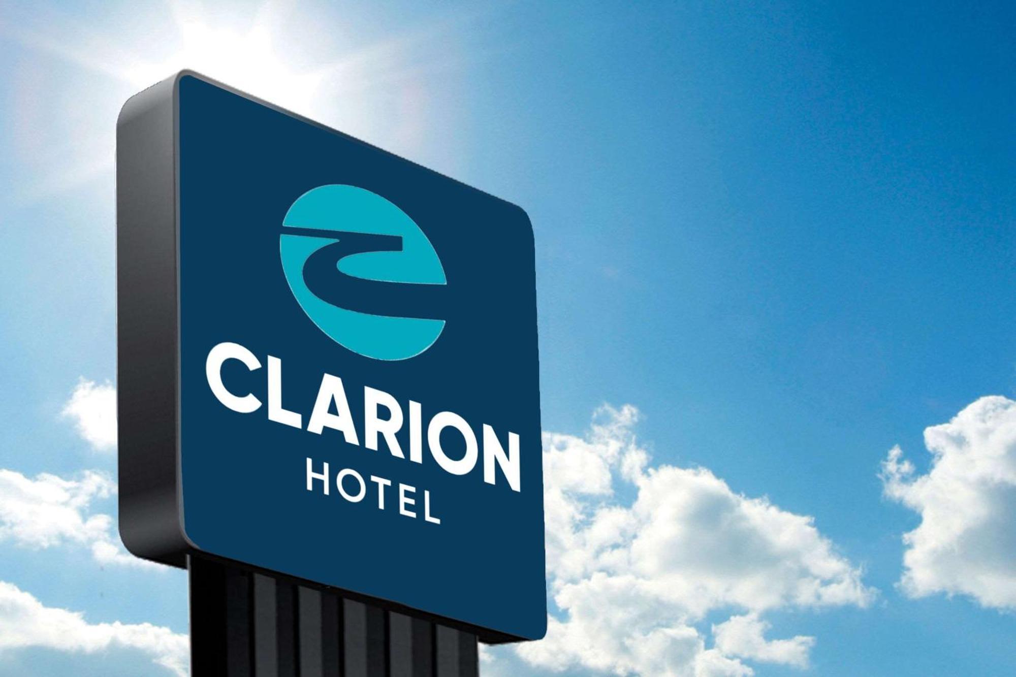 Clarion Inn & Suites Near The Leconte Center Pigeon Forge Esterno foto